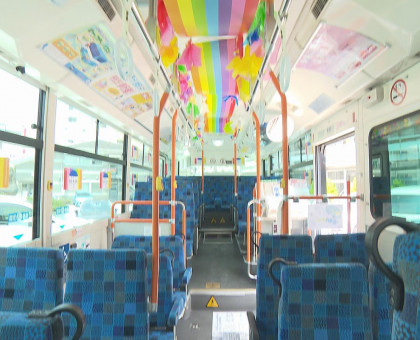 「雨の日はバスで快適に」　６月１１日から岡山・倉敷市方面の路線に「宇宙一面白いバス」第６弾　車内でタオル提供や傘販売【岡山・倉敷市】