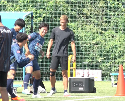 サッカー元日本代表の本田圭佑さん、Ｊ３・カマタマーレ讃岐の練習に参加【高松市】