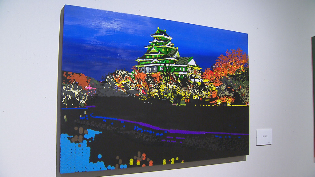丸シールできらめく夜景を表現／岡山・新見美術館で「シールアート