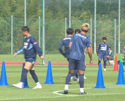 新たな拠点、天然芝コートで初練習／サッカーＪ３・カマタマーレ讃岐【香川・三豊市】