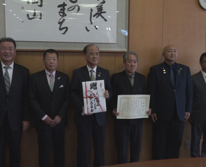 子育て支援に役立てて／岡山市高松地区の有志がチャリティーゴルフ大会の寄付金を市に贈る【岡山市】