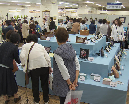 戸塚刺しゅう約３００点を展示販売／岡山高島屋で５月１２日まで【岡山市】