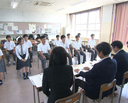 興陽高生徒が就職の模擬面接に挑戦／学校で練習会【岡山】