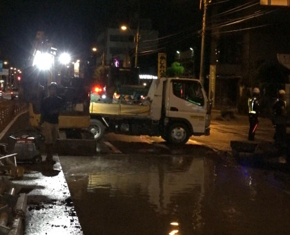 さぬき浜街道で道路陥没／水道管に亀裂見つかる【香川】