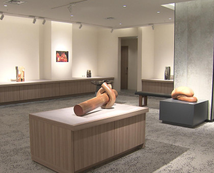 モダンな造形感覚息づく備前焼／文化功労者・伊勢﨑淳さん、天満屋岡山店で作品展／１月１９日まで【岡山】