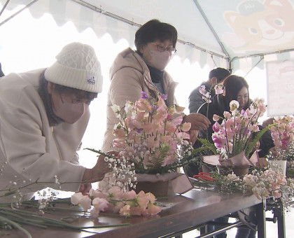 倉敷市船穂地区のスイートピーをＰＲ／総社市でフラワーアレンジメント教室【岡山】