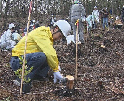岡山市南区の山林火災から１年／山の再生へ、地元住民ら植樹【岡山】