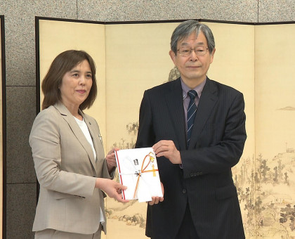 浦上春琴の屏風絵「春秋山水図屏風」／高精細複製画をキヤノンが岡山県立美術館に寄贈【岡山】