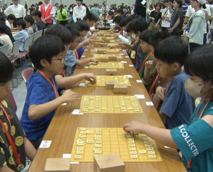 子どもたちが将棋の腕前競う／テーブルマークこども大会