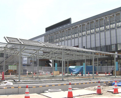 路面電車乗り入れ工事現場公開／ＪＲ岡山駅東口広場