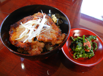 敏子おばあちゃんの豚肉のつけ焼き丼