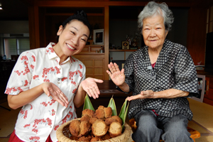 「トヨおばあちゃんのムックルー（サーターアンダギー）」