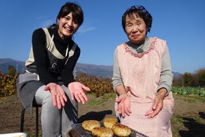 「不二子おばあちゃんのさといも五平餅」