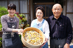 「美和子おばあちゃんの山菜おこわ」