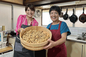 「登美子おばちゃんの中華おこわ」