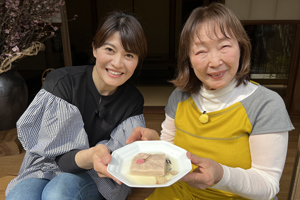 「つる子おばあちゃんの桜とうふ」