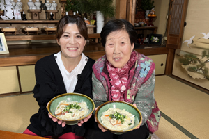 「菊野おばあちゃんの切り込みうどん」