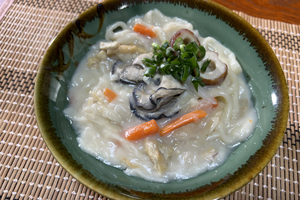 「菊野おばあちゃんの切り込みうどん」