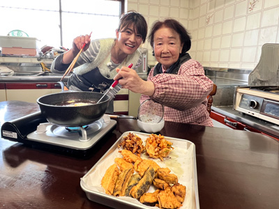 「典子おばあちゃんの海鮮かき揚げ丼」
